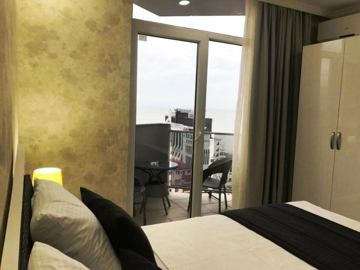 Apartment Selfie Batumi Esterno foto